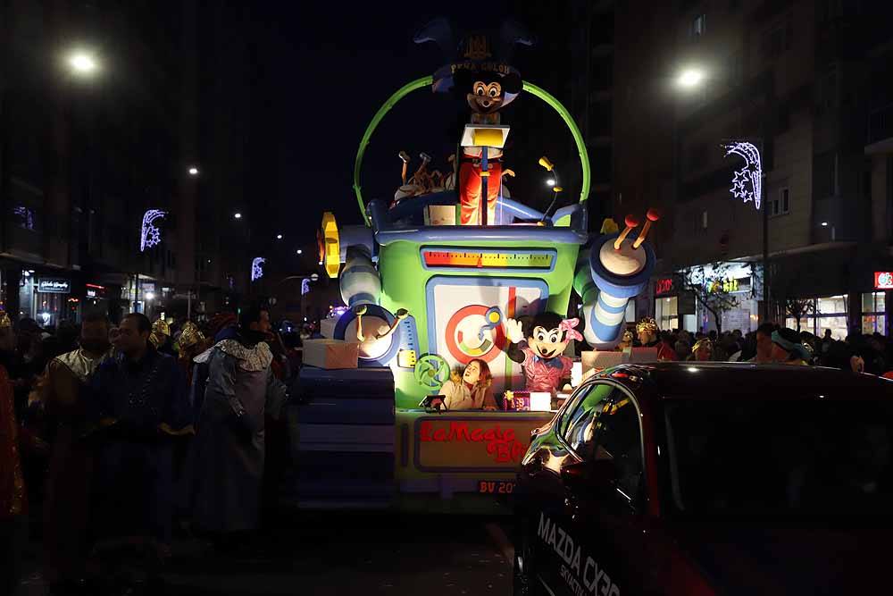 Multitudinaria Cabalgata para ver los primeros pasos de los Reyes en la capital burgalesa.