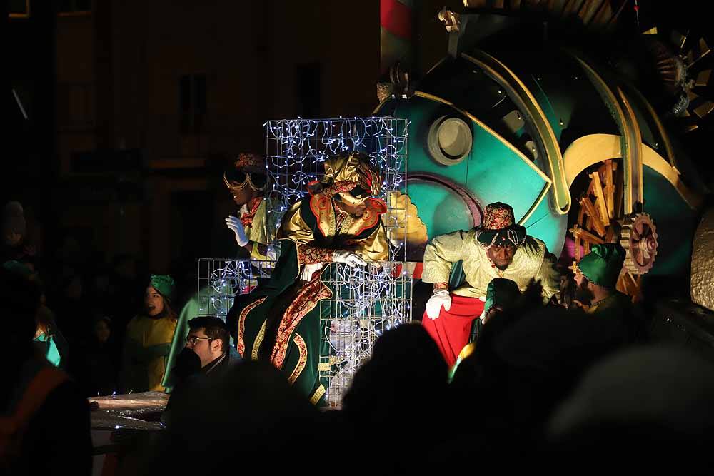 Multitudinaria Cabalgata para ver los primeros pasos de los Reyes en la capital burgalesa.