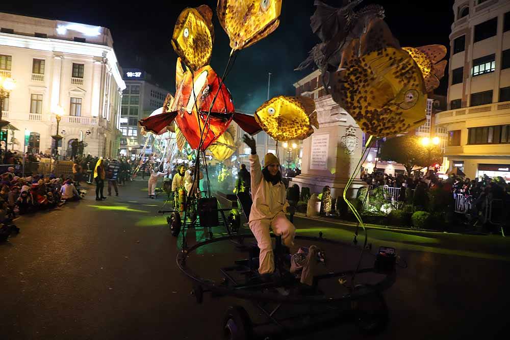 Multitudinaria Cabalgata para ver los primeros pasos de los Reyes en la capital burgalesa.