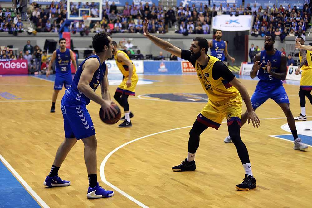 Derrota de los burgaleses ante el Barça en un igualado encuentro.