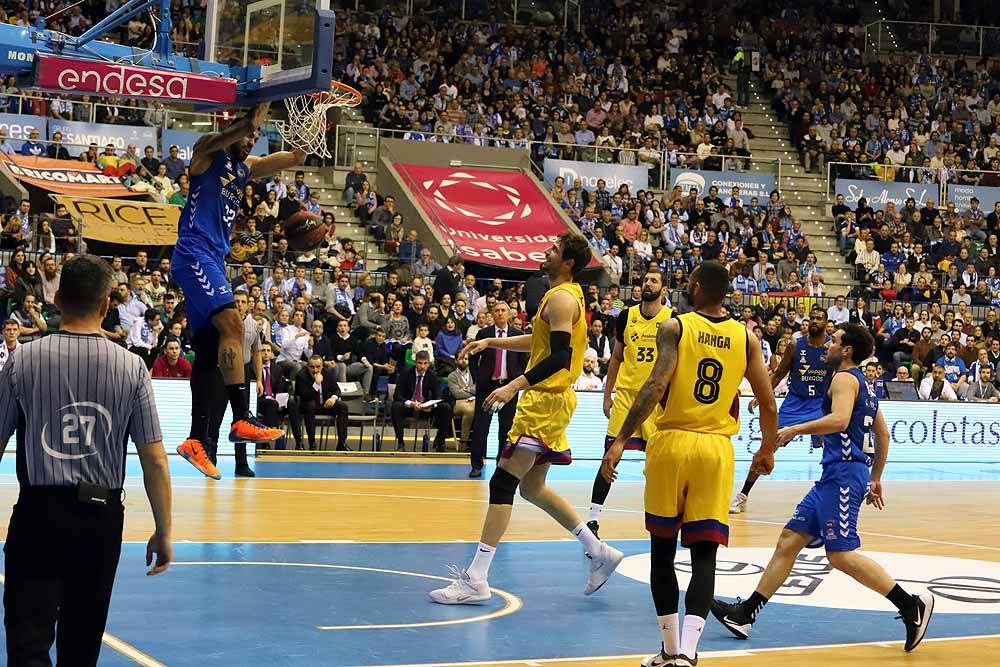 Derrota de los burgaleses ante el Barça en un igualado encuentro.