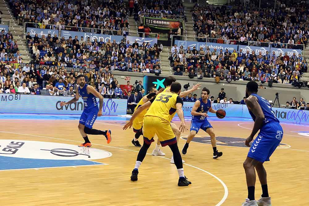 Derrota de los burgaleses ante el Barça en un igualado encuentro.