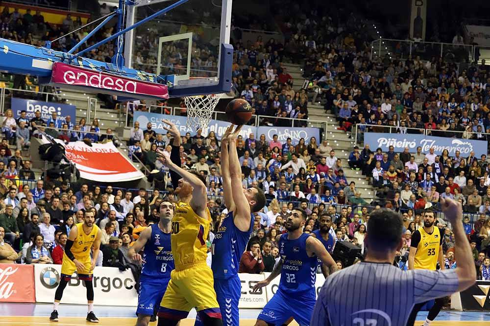 Derrota de los burgaleses ante el Barça en un igualado encuentro.