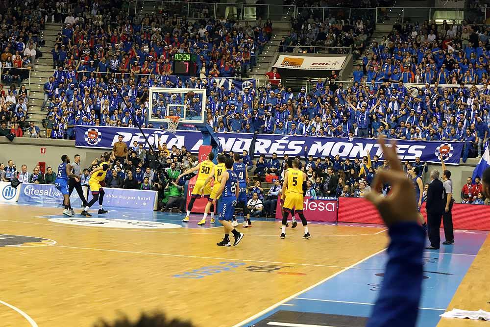 Derrota de los burgaleses ante el Barça en un igualado encuentro.