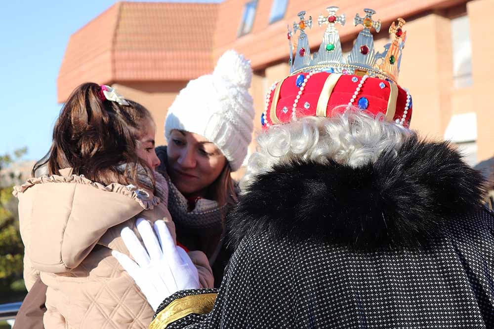 Fotos: Los Reyes Magos han visitado a los mayores de la residencia Teresa Jornet