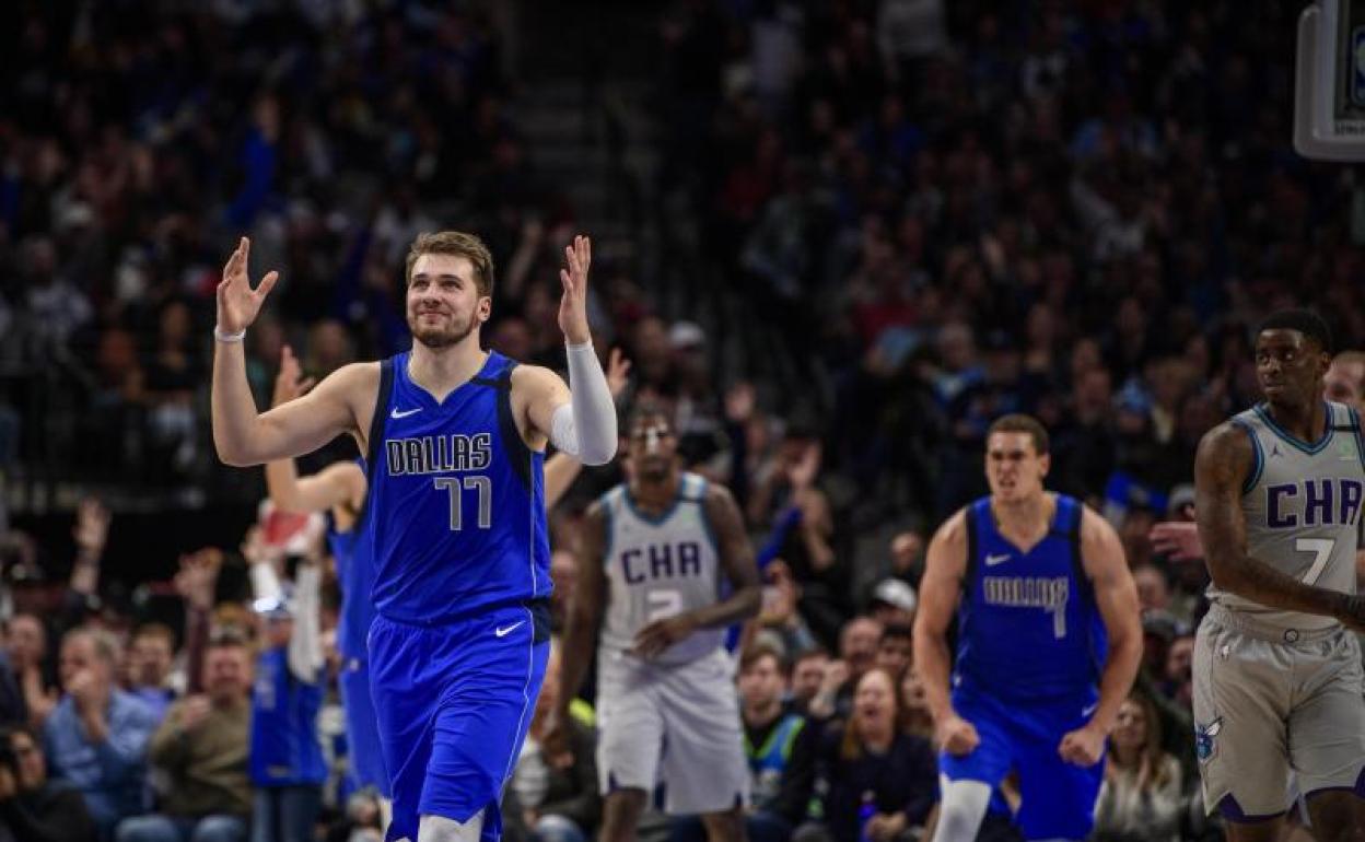 Luka Doncic, durante el partido contra los Charlotte Hornets. 