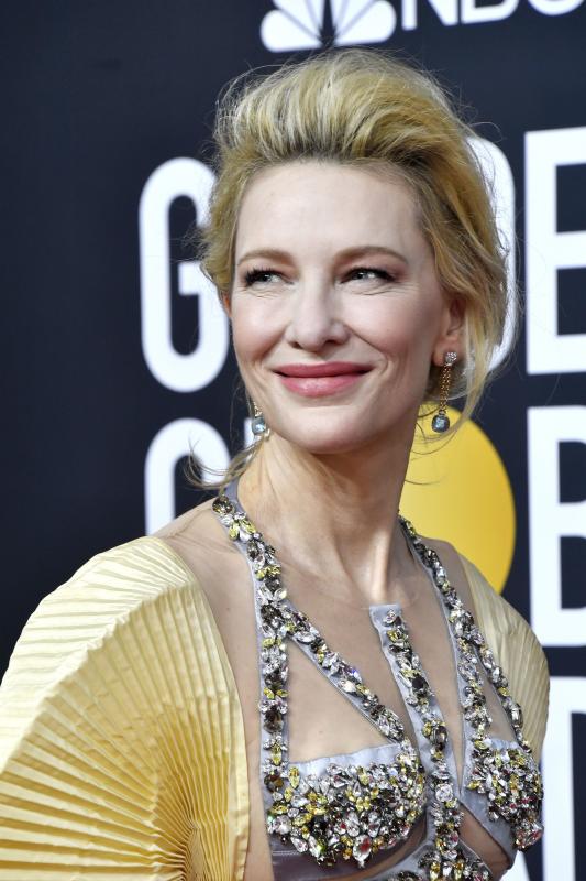 Cate Blanchett luce un peculiar y poco favorecedor vestido mariposa