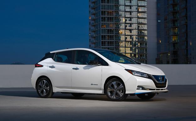 Nissan LEAF. 