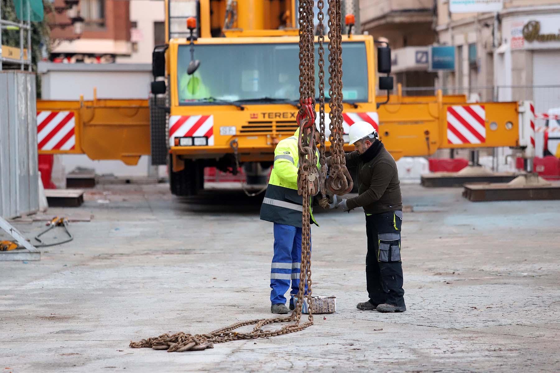 Los trabajos se han prolongado toda la mañana. 