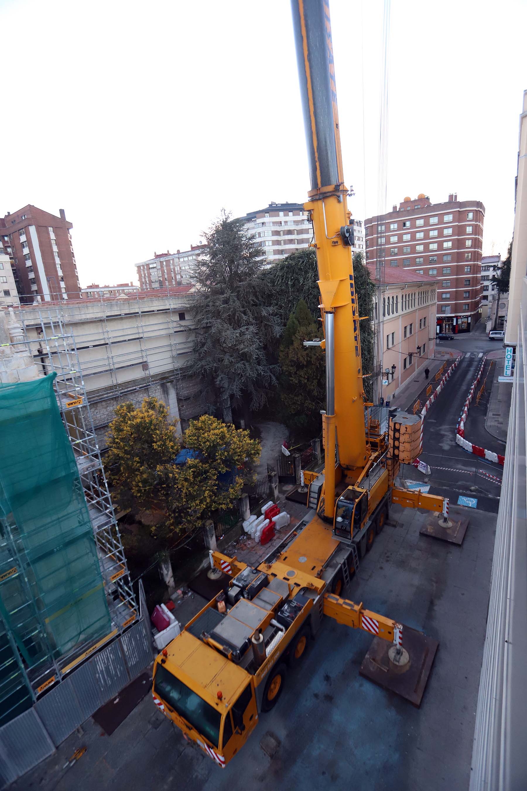 Los trabajos se han prolongado toda la mañana. 