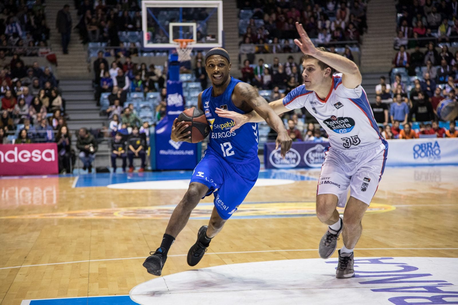 Fotos: El Monbús Obradoiro - San Pablo Burgos, en imágenes