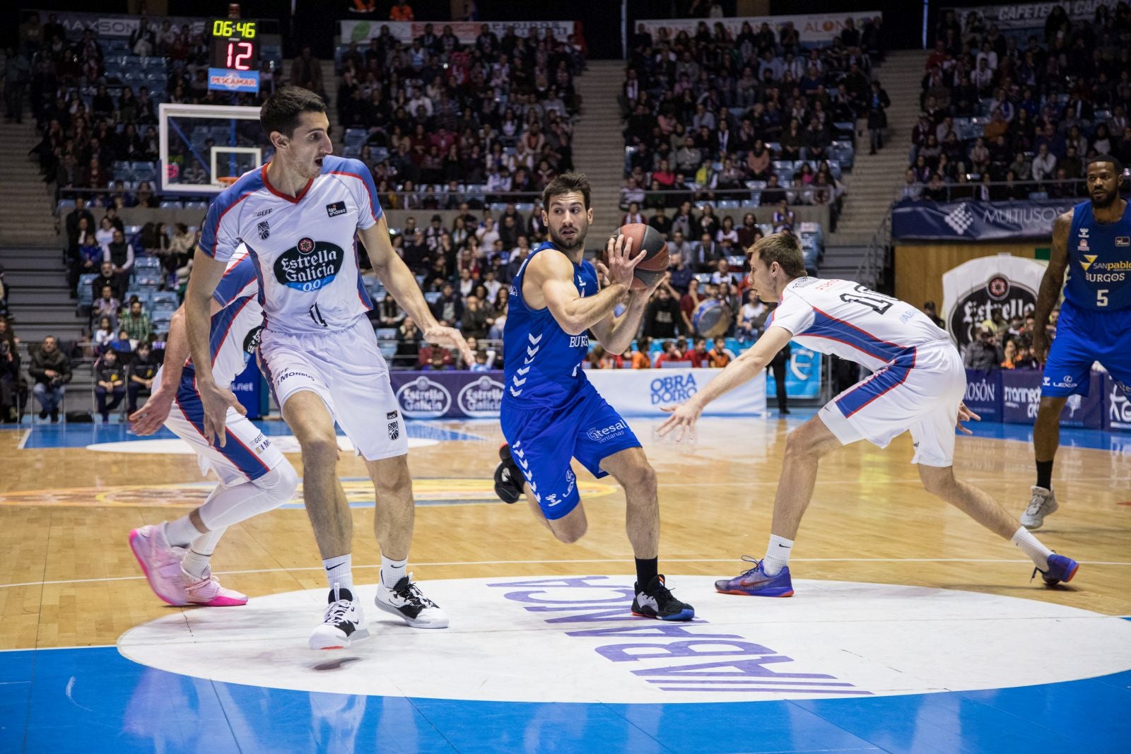 Fotos: El Monbús Obradoiro - San Pablo Burgos, en imágenes