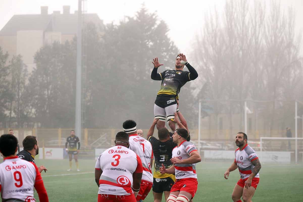 Fotos: Así ha sido la derrota del UBU Colina Clinic ante el Ampo Ordizia