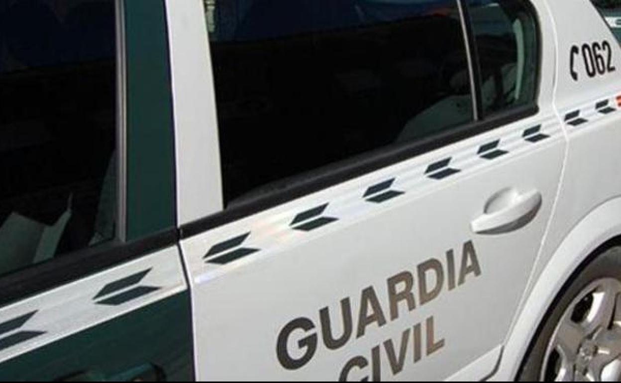 Herido un motorista al sufrir una caída del vehículo cuando circulaba a la altura de Espinosa de los Monteros