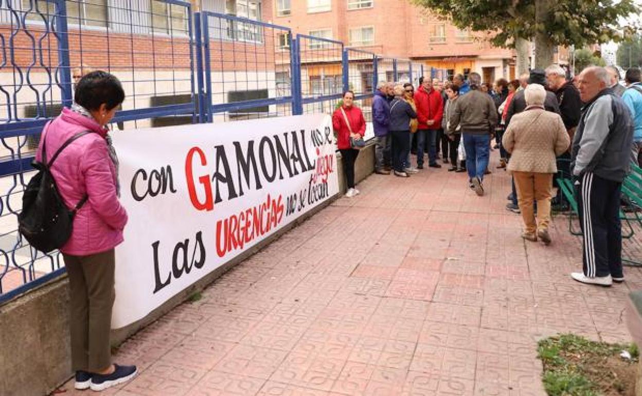 Imagen de una concentración en Gamonal en defensa de su PAC