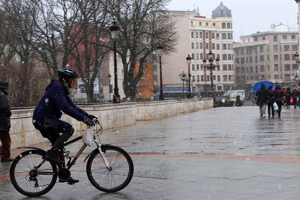 Fotos: La nieve llega a Burgos