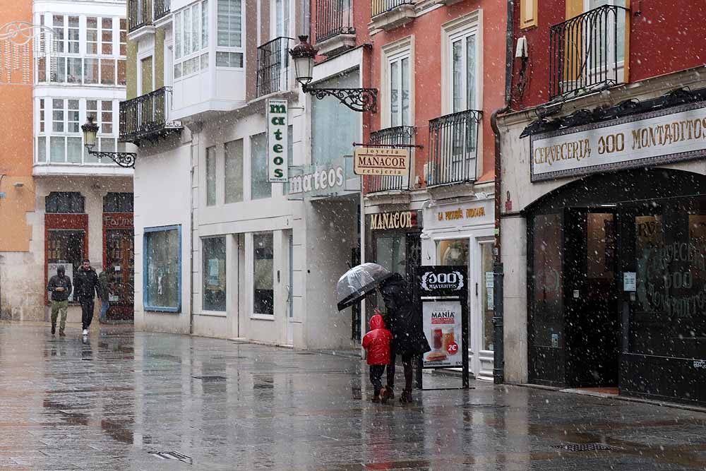 Fotos: La nieve llega a Burgos