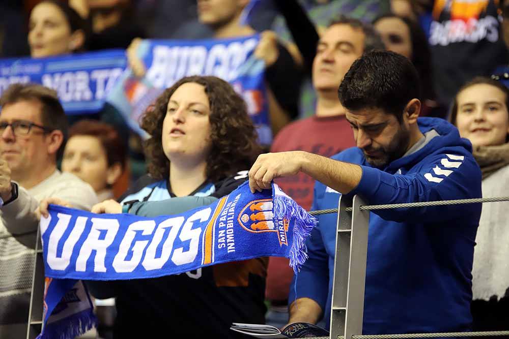 Un completo Coliseum no sirvió para que el San Pablo sumara una nueva victoria.