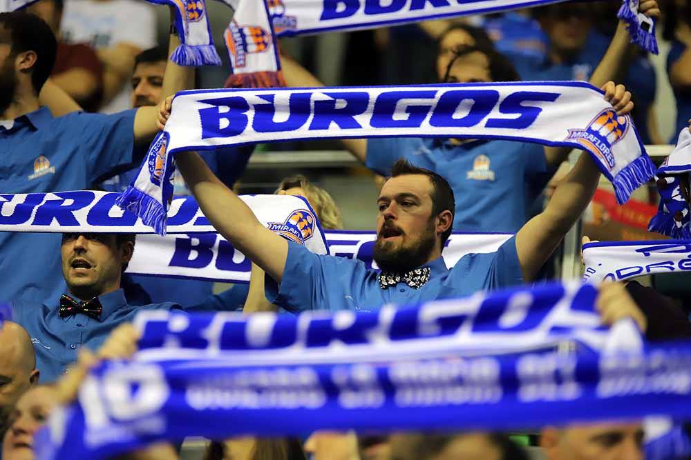 Un completo Coliseum no sirvió para que el San Pablo sumara una nueva victoria.