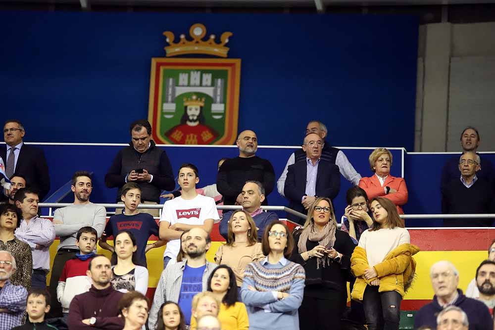 Un completo Coliseum no sirvió para que el San Pablo sumara una nueva victoria.