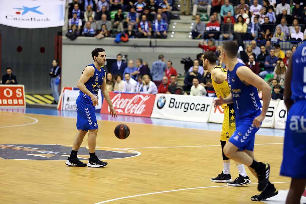 Los canarios dominaron todo el encuentro en El Coliseum.