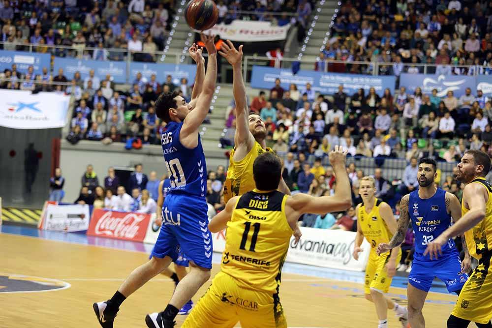Los canarios dominaron todo el encuentro en El Coliseum.