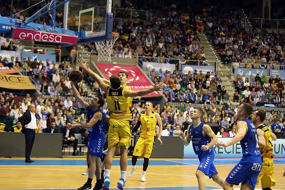 Los canarios dominaron todo el encuentro en El Coliseum.