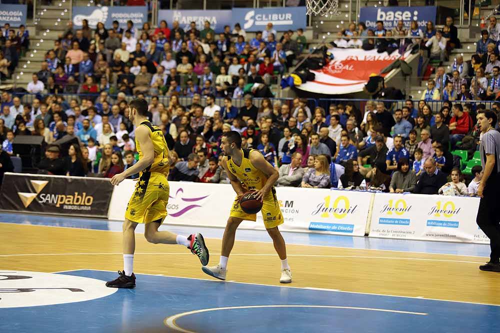 Los canarios dominaron todo el encuentro en El Coliseum.