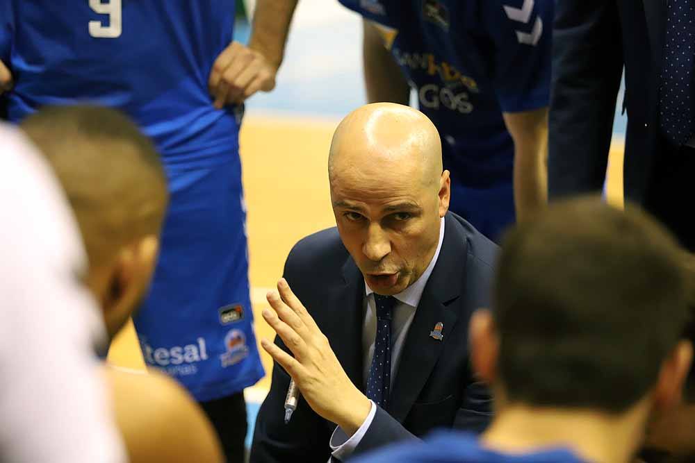 Los canarios dominaron todo el encuentro en El Coliseum.