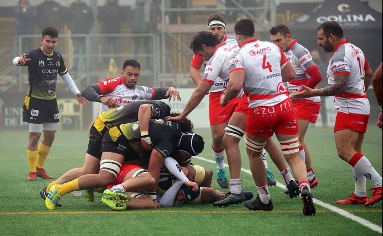 Imagen de acción del último encuentro en casa del UBU Colina Clinic.