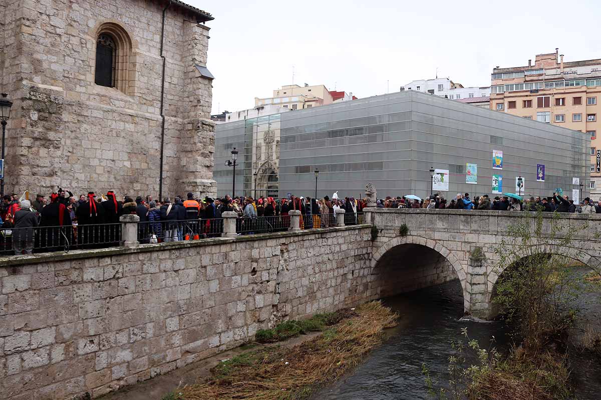 Fotos: La ciudadanía burgalesa desfila para honrar a su patrón San Lesmes Abad