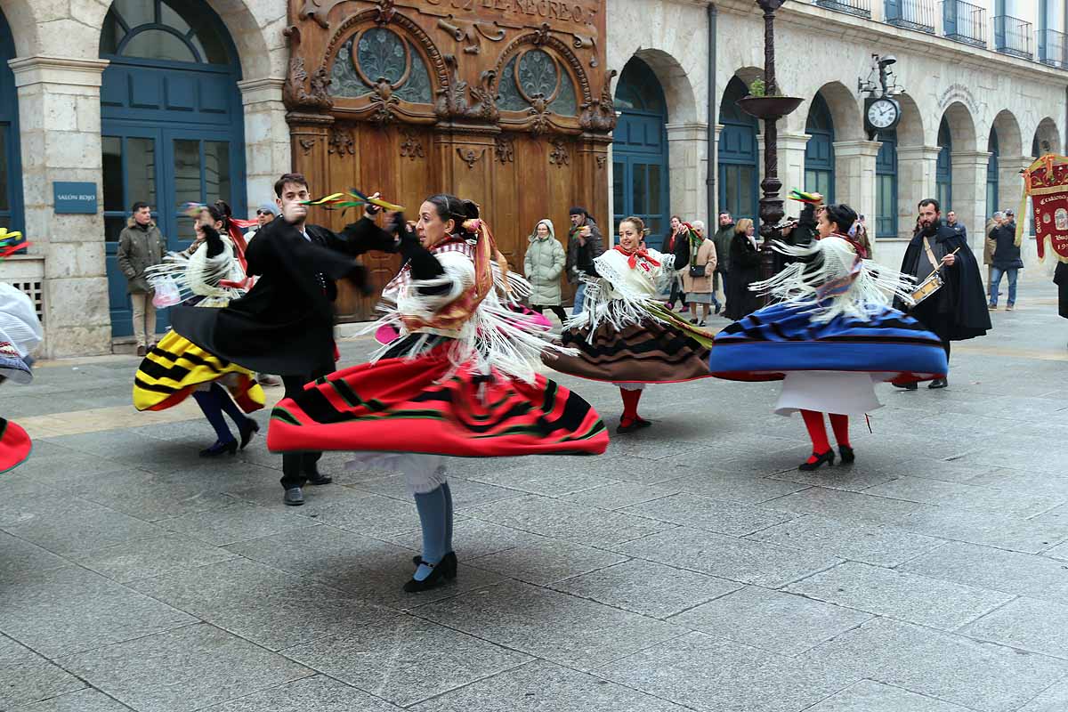 Fotos: La ciudadanía burgalesa desfila para honrar a su patrón San Lesmes Abad