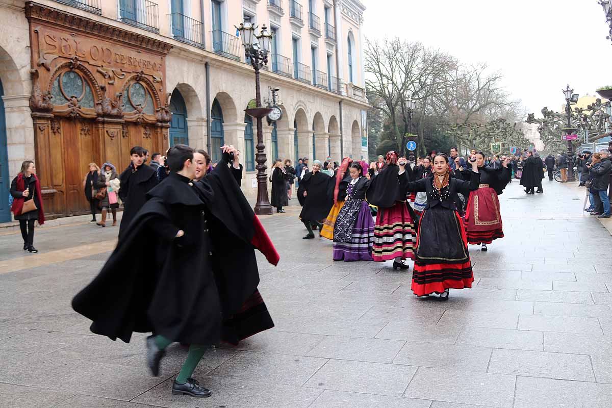 Fotos: La ciudadanía burgalesa desfila para honrar a su patrón San Lesmes Abad