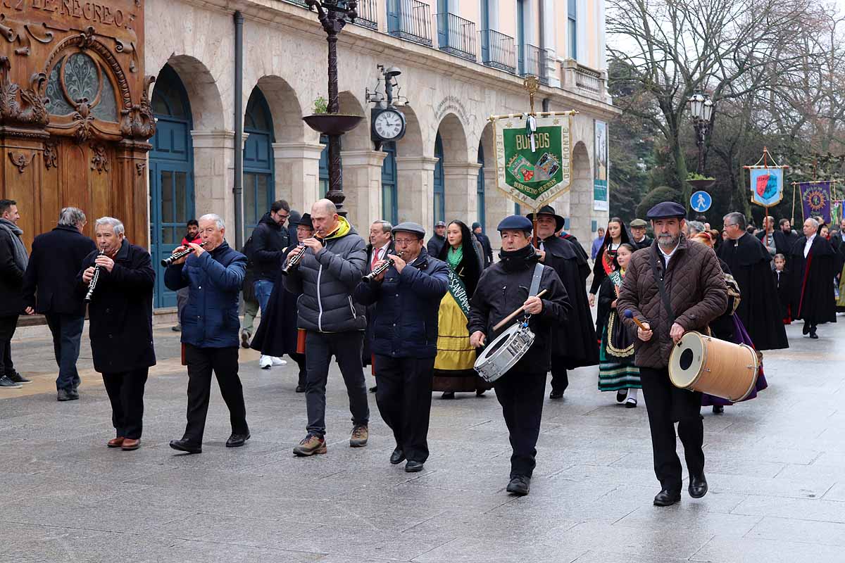 Fotos: La ciudadanía burgalesa desfila para honrar a su patrón San Lesmes Abad