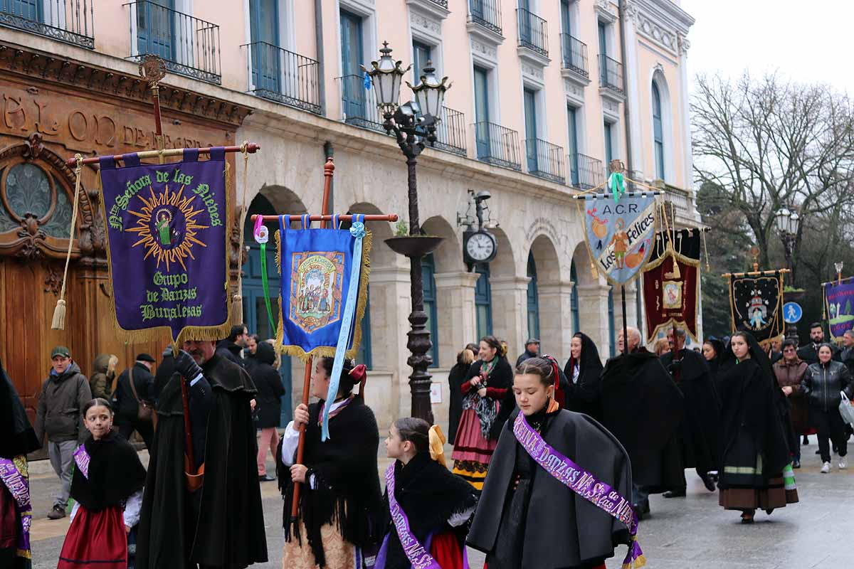 Fotos: La ciudadanía burgalesa desfila para honrar a su patrón San Lesmes Abad