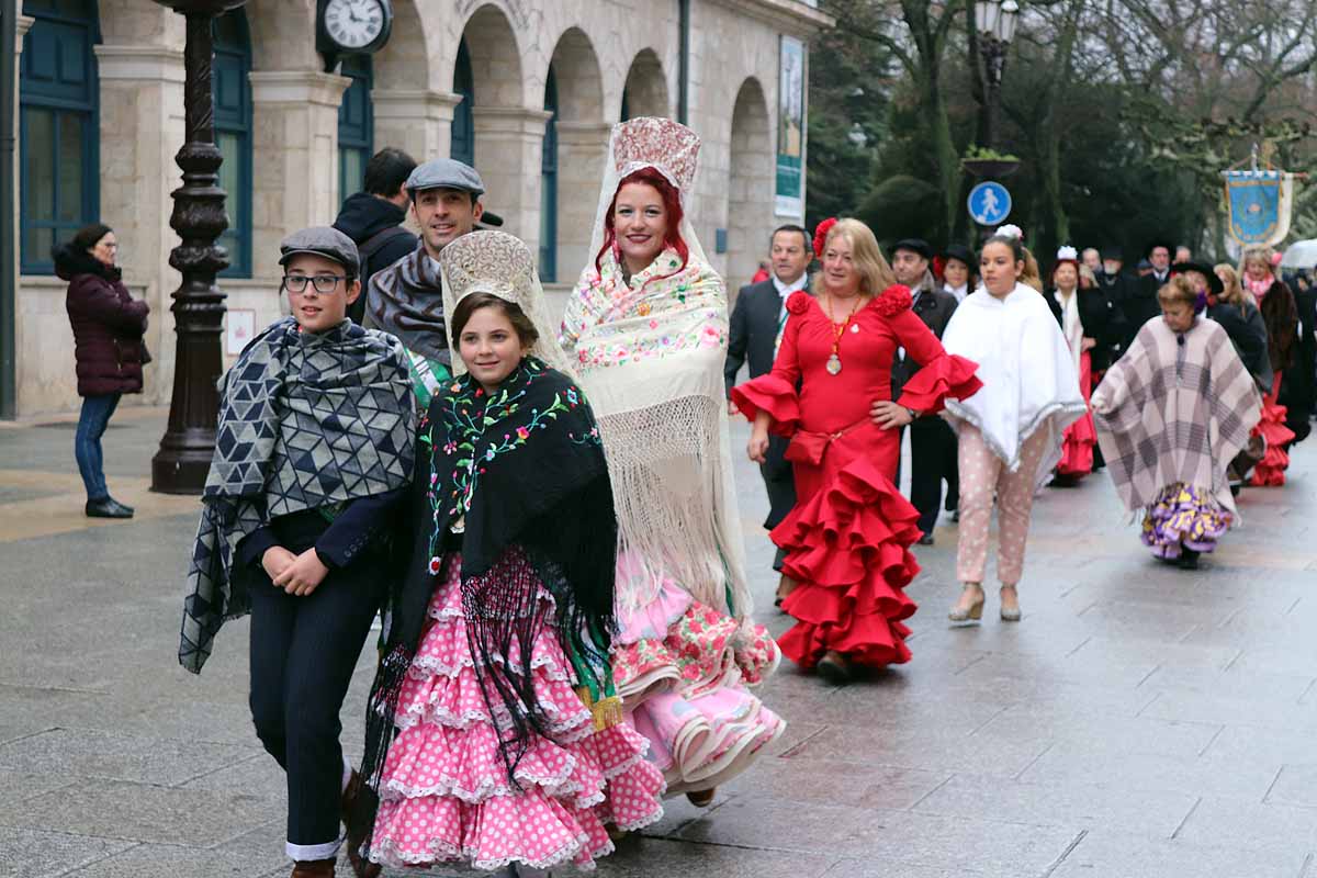 Fotos: La ciudadanía burgalesa desfila para honrar a su patrón San Lesmes Abad