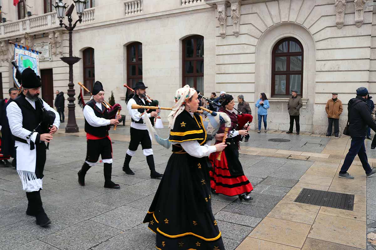 Fotos: La ciudadanía burgalesa desfila para honrar a su patrón San Lesmes Abad