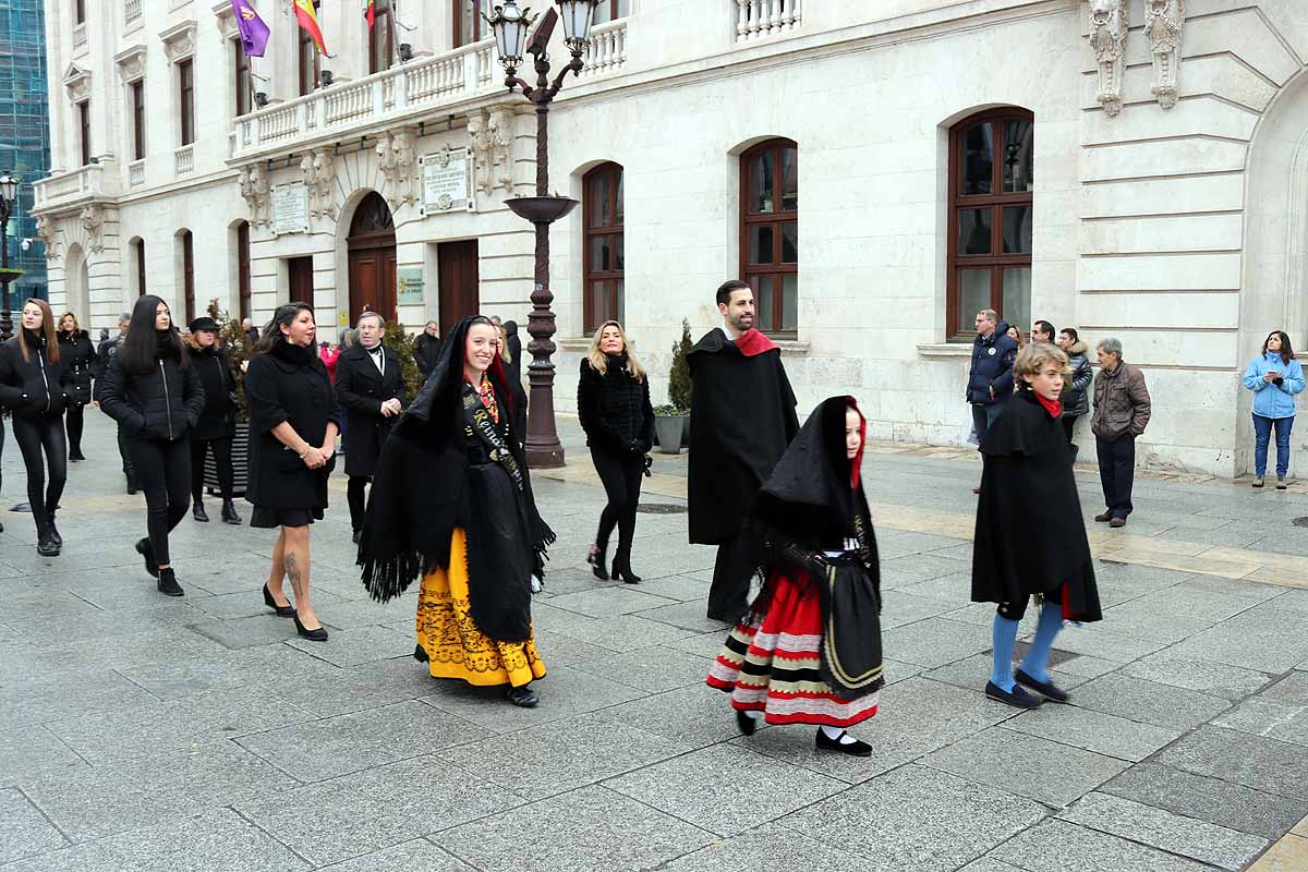 Fotos: La ciudadanía burgalesa desfila para honrar a su patrón San Lesmes Abad