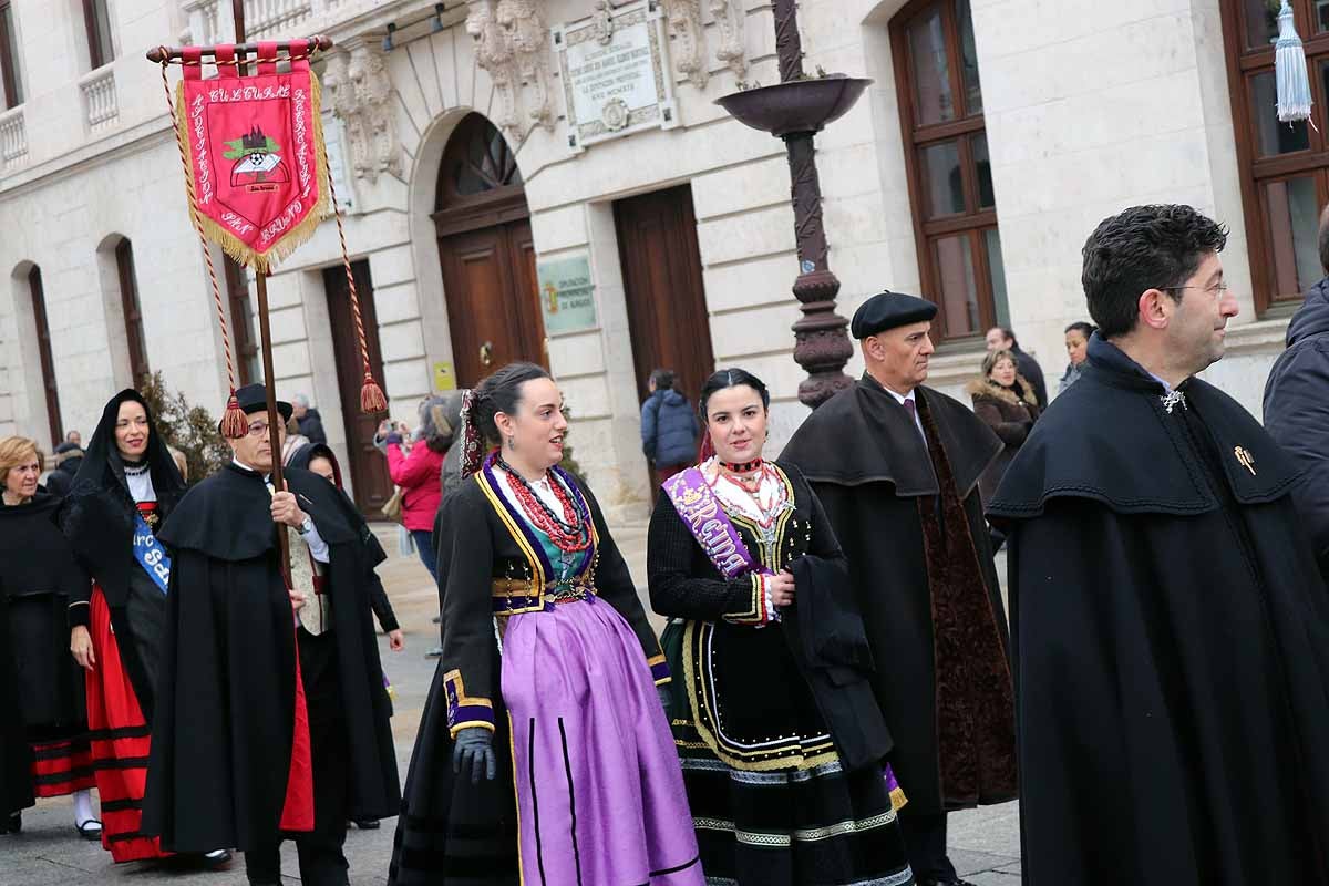 Fotos: La ciudadanía burgalesa desfila para honrar a su patrón San Lesmes Abad