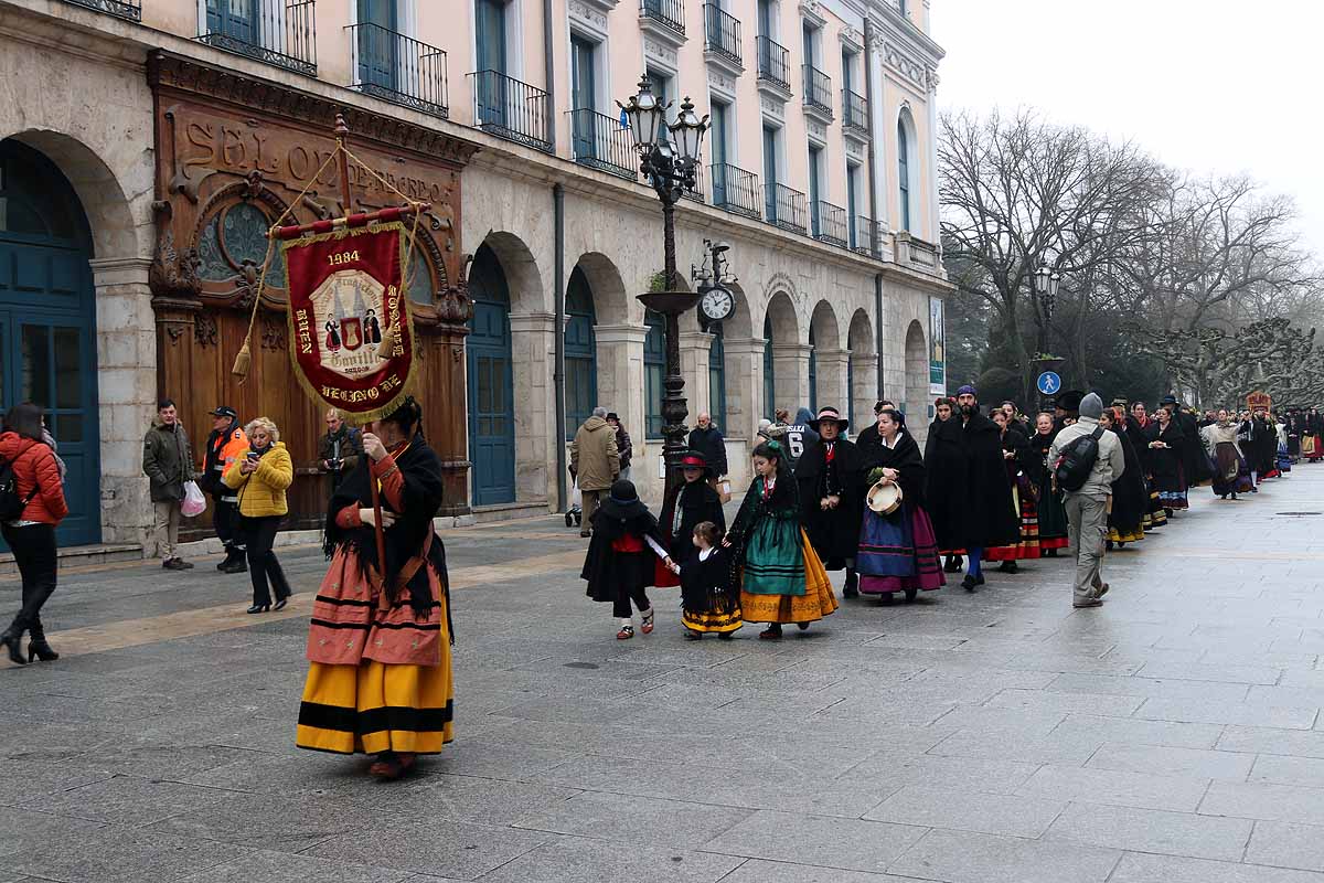 Fotos: La ciudadanía burgalesa desfila para honrar a su patrón San Lesmes Abad