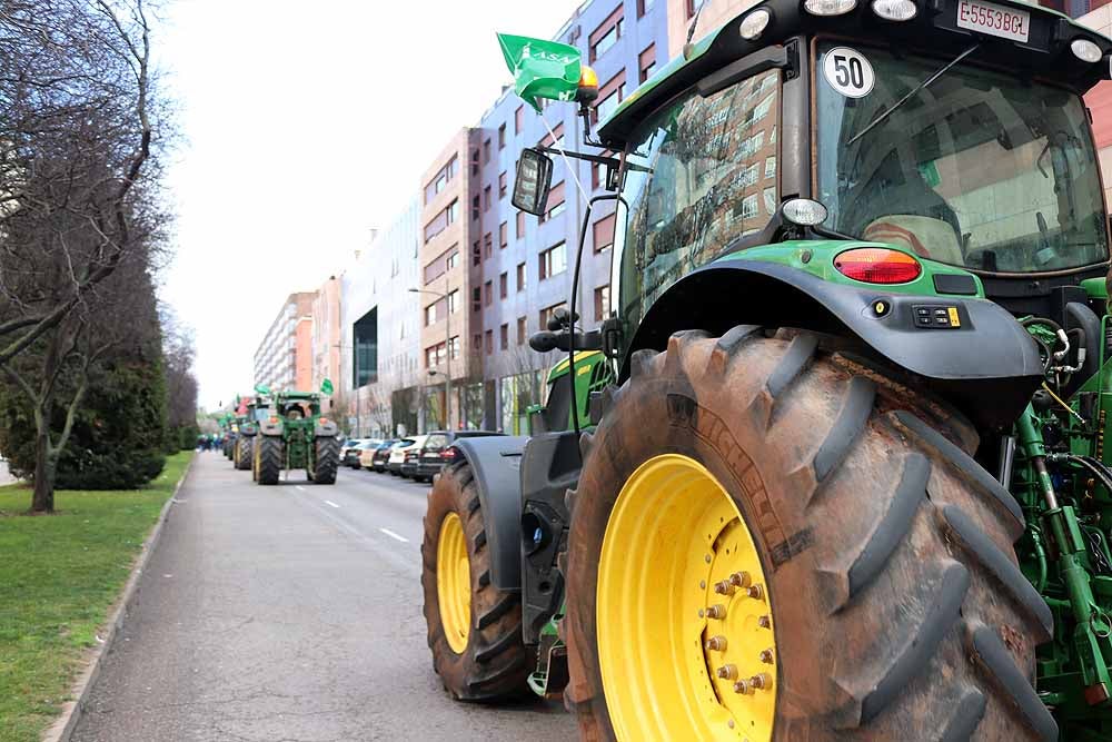 Fotos: Más de 400 agricultores y ganaderos se concentran en Burgos ante la falta de «rentabilidad» de sus explotaciones