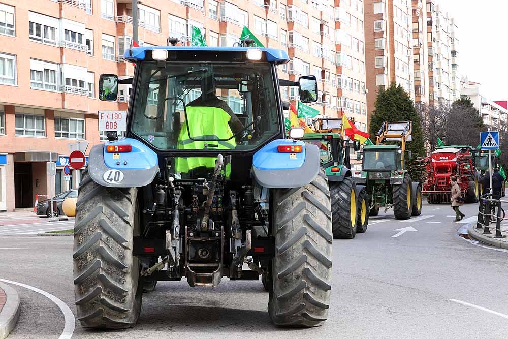 Fotos: Más de 400 agricultores y ganaderos se concentran en Burgos ante la falta de «rentabilidad» de sus explotaciones