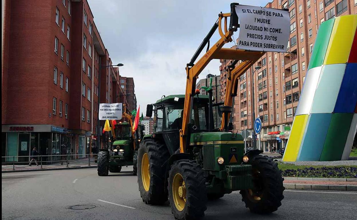 Más de 400 agricultores y ganaderos se concentran en Burgos ante la falta de «rentabilidad» de sus explotaciones