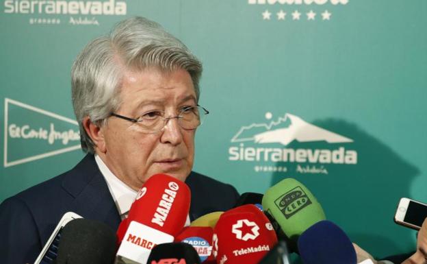 Enrique Cerezo: «No estamos para que nos atraquen ni cosas extrañas»