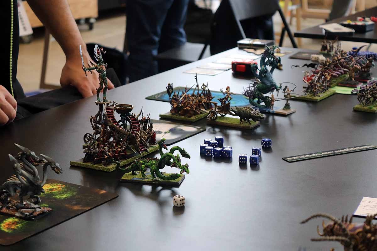 Fotos: Rendidos al Warhammer