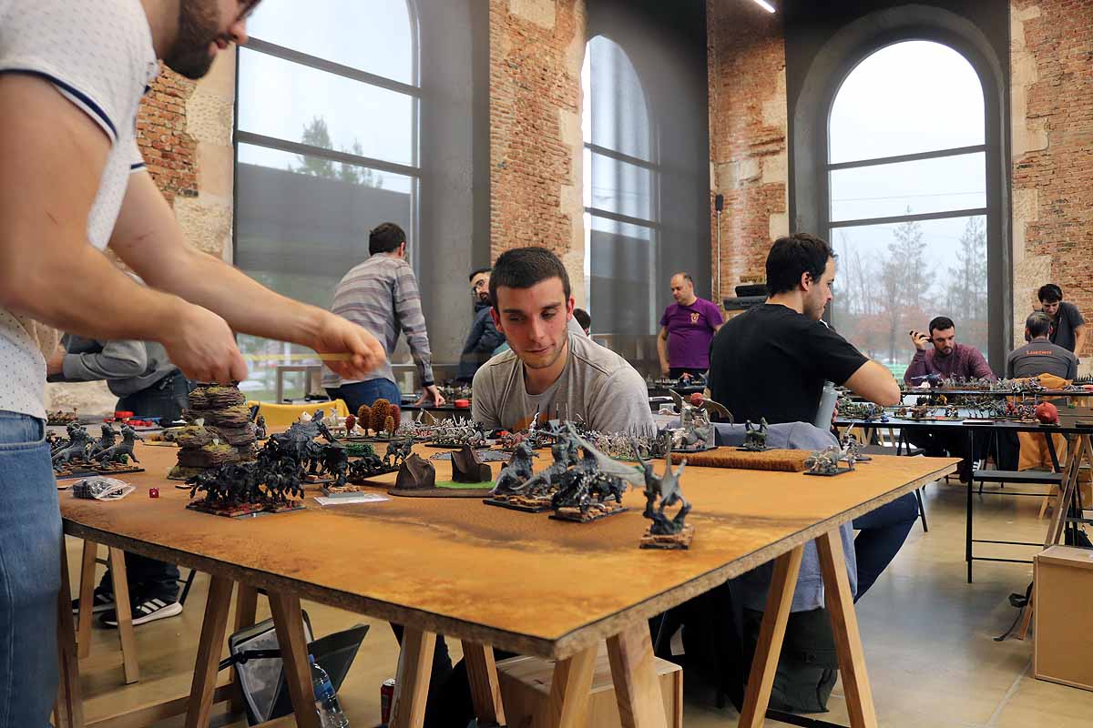 Fotos: Rendidos al Warhammer