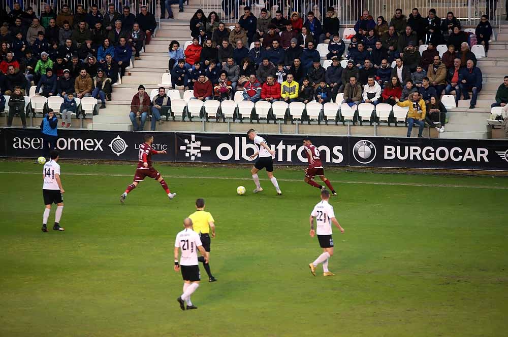 Fotos: Imágenes del encuentro entre el Burgos CF y la Cultural Leonesa