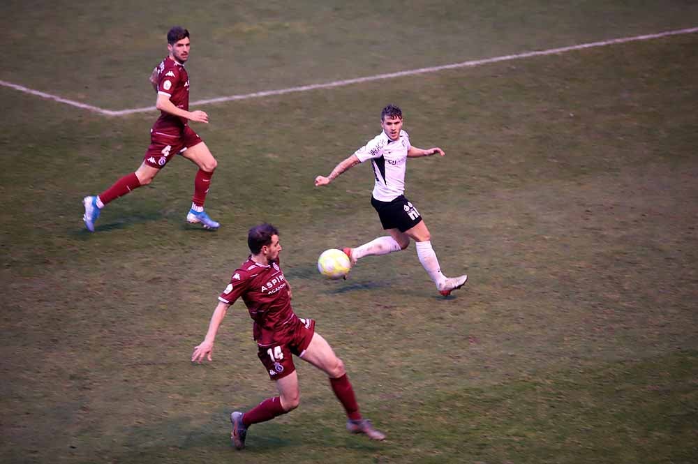 Fotos: Imágenes del encuentro entre el Burgos CF y la Cultural Leonesa