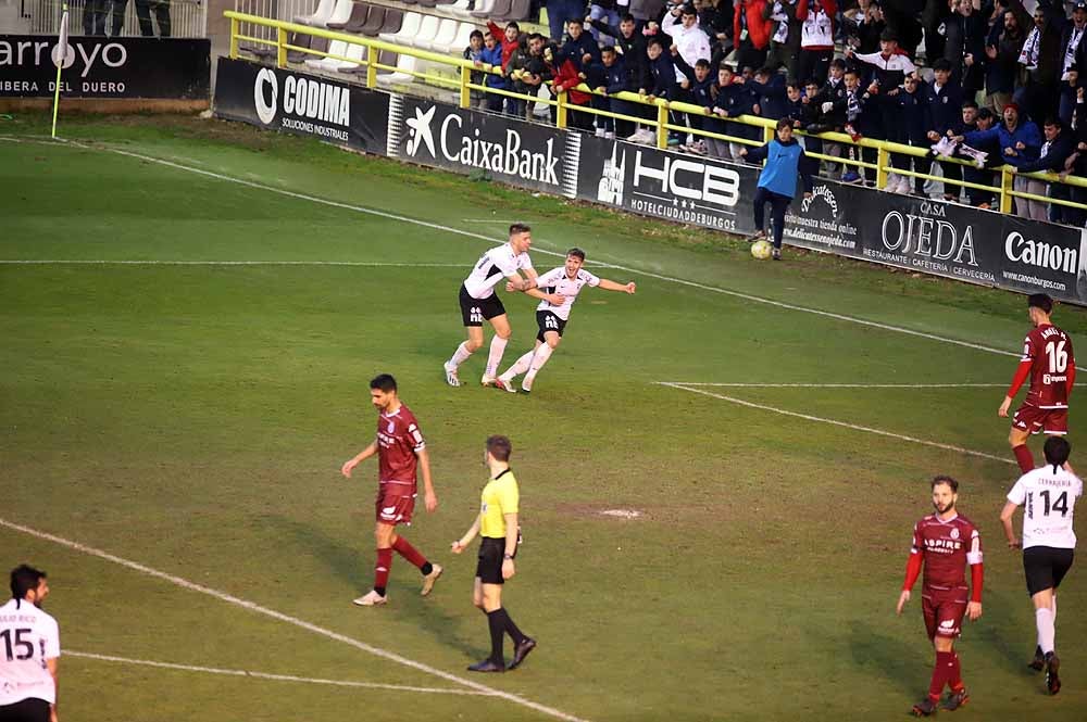 Fotos: Imágenes del encuentro entre el Burgos CF y la Cultural Leonesa