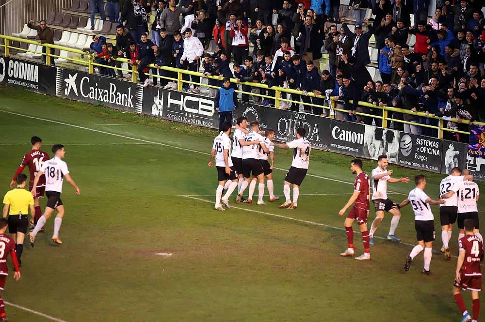 Fotos: Imágenes del encuentro entre el Burgos CF y la Cultural Leonesa